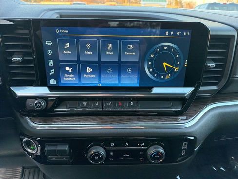 Used 2024 Chevrolet Silverado 2500 LT image 18