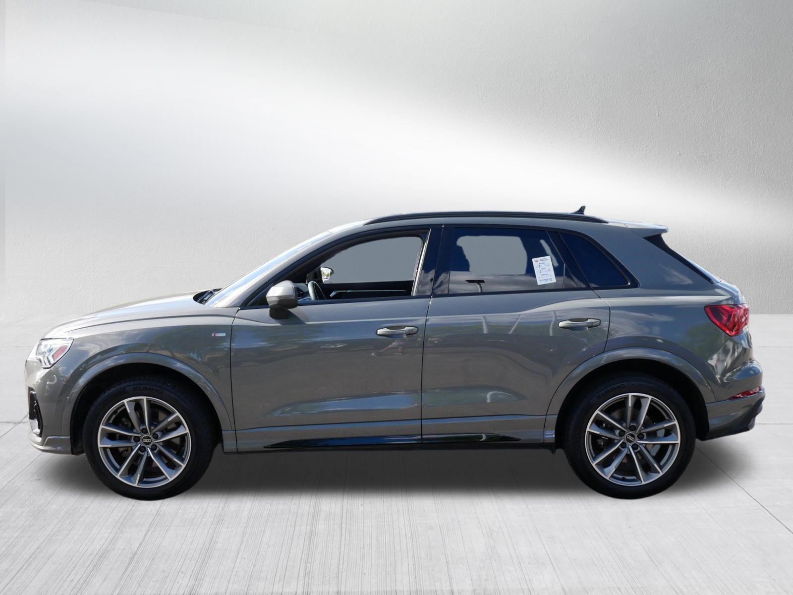 Used 2023 Audi Q3 2.0T Premium w/ Black Optic Sport Package AWD/4WD image 4