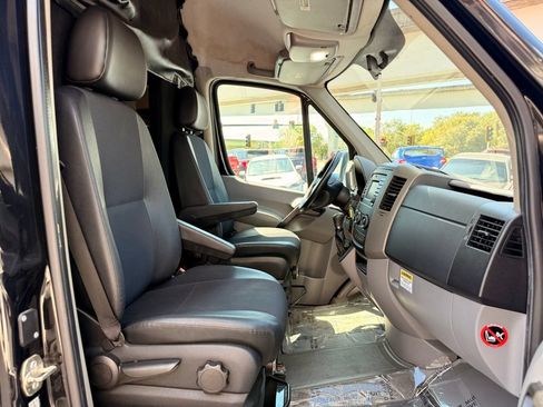 Used 2015 Mercedes-Benz Sprinter 3500 image 28