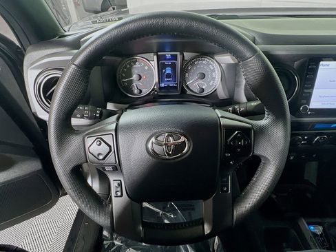 Certified 2023 Toyota Tacoma TRD Off-Road AWD/4WD image 11