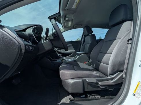 Used 2025 Chevrolet Malibu LS FWD image 34