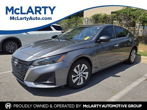 Used 2025 Nissan Altima 2.5 S FWD image 1