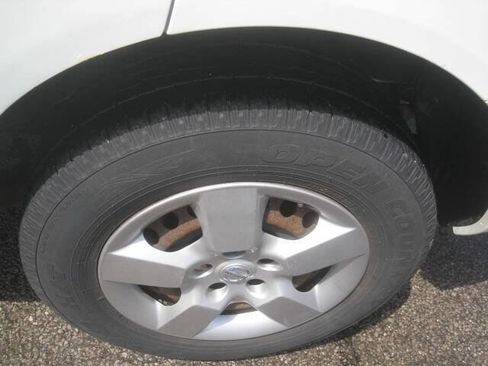 Used 2014 Nissan Rogue S image 25