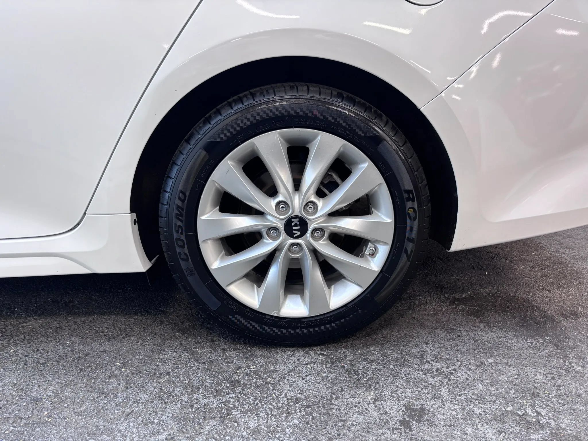 Used 2018 Kia Optima S FWD image 6