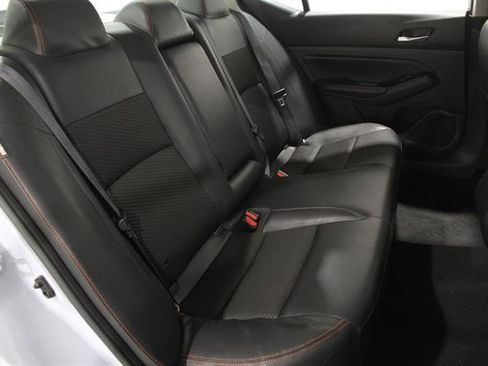 Used 2024 Nissan Altima 2.5 SR FWD image 16