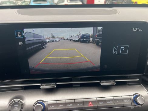 Used 2025 Hyundai Kona SEL image 11