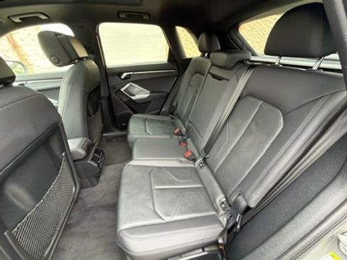 Used 2020 Audi Q3 2.0T Premium w/ Convenience Package AWD/4WD image 25