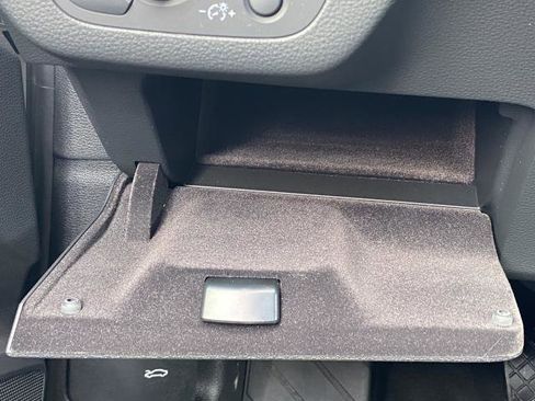 Used 2022 Audi Q5 2.0T Premium w/ Convenience Package image 22