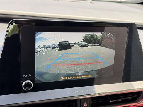Used 2023 Toyota Prius Prime FWD image 4