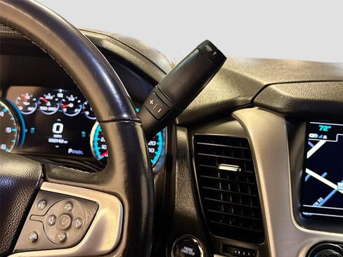 Used 2019 GMC Yukon SLT w/ Graphite Performance Edition AWD/4WD image 17