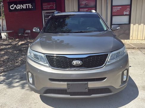 Used 2014 Kia Sorento LX FWD image 2