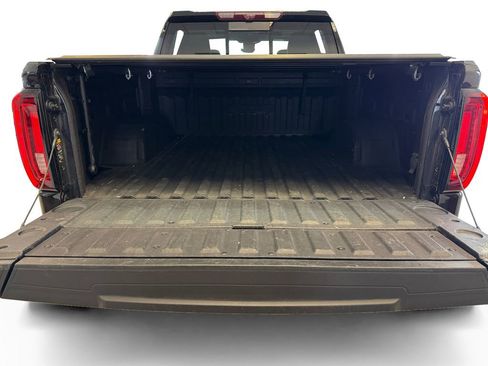 Used 2024 GMC Sierra 1500 AT4 w/ Technology Package AWD/4WD image 19
