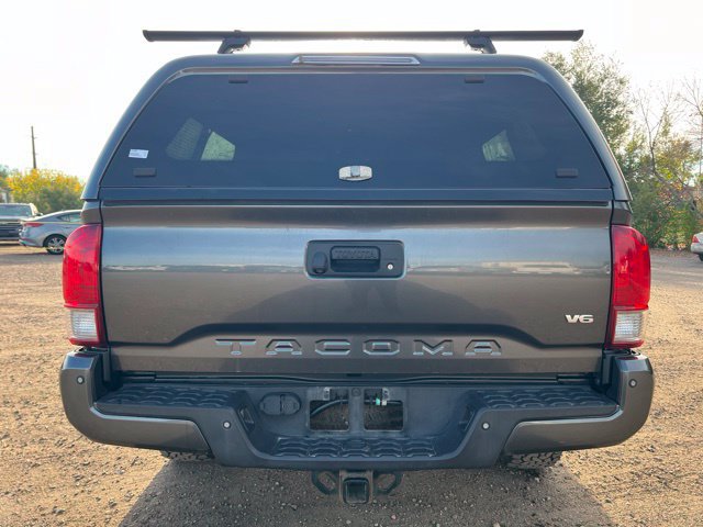 Used 2017 Toyota Tacoma TRD Pro AWD/4WD image 5