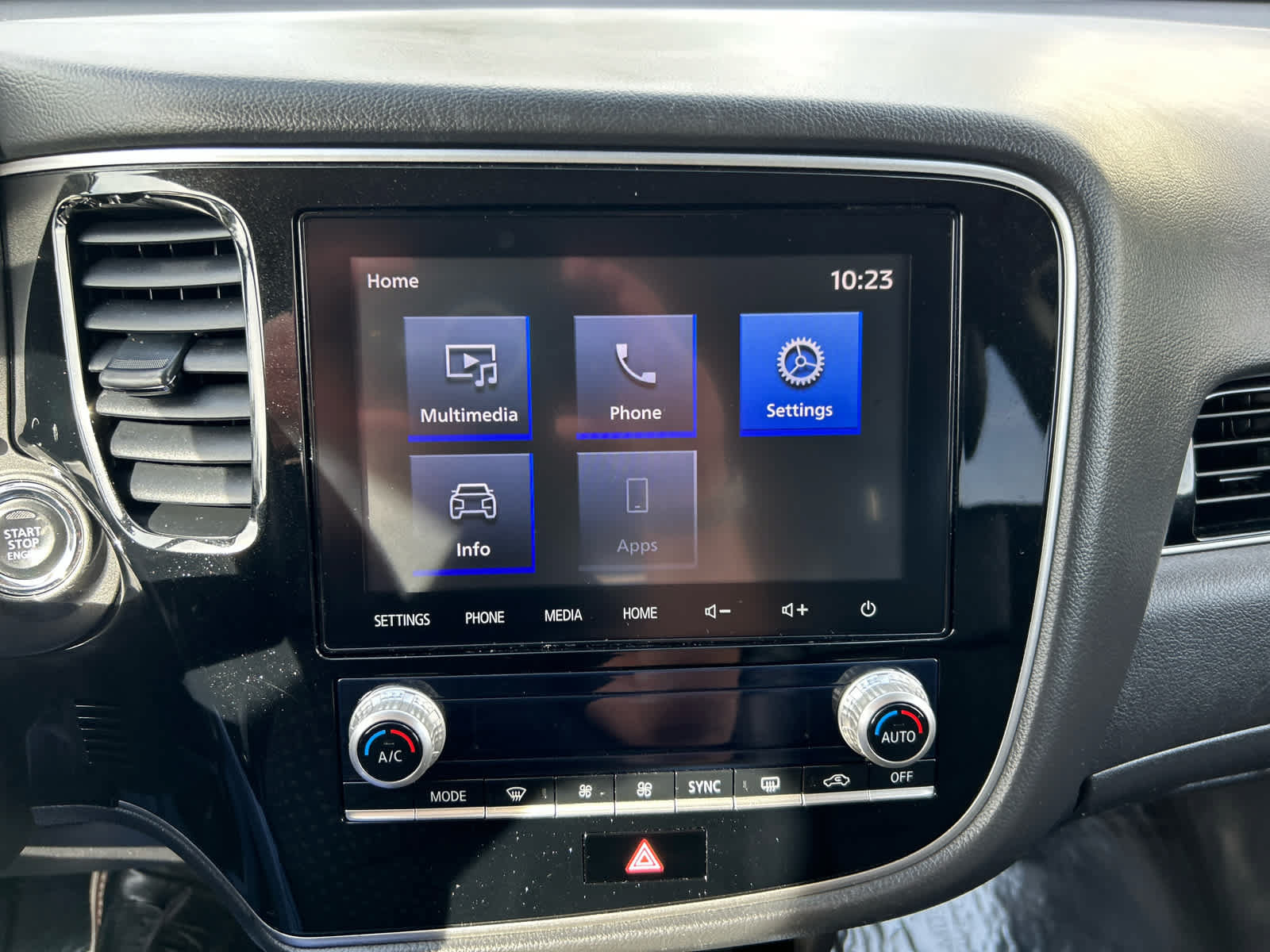 Used 2020 Mitsubishi Outlander SE FWD image 16