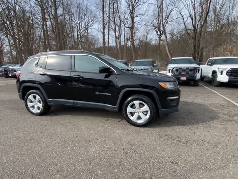 Used 2019 Jeep Compass Latitude image 11