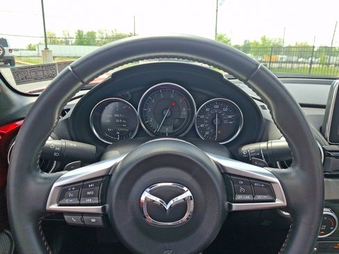Used 2017 MAZDA MX-5 Miata RF Grand Touring RWD image 16