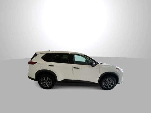 Used 2024 Nissan Rogue S AWD/4WD image 9