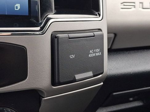 Certified 2022 Ford F250 Lariat w/ Lariat Value Package image 26