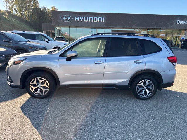 Used 2024 Subaru Forester Premium AWD/4WD image 2