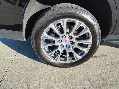 Used 2025 GMC Yukon Denali image 29