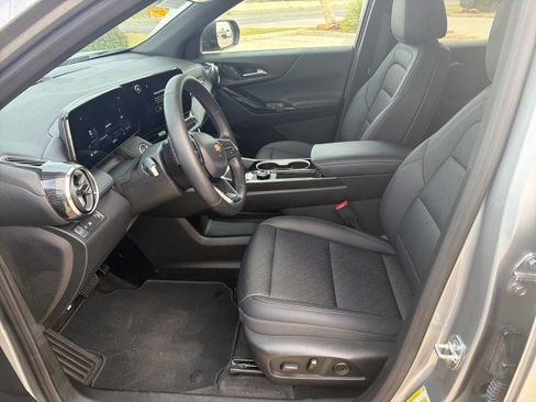 Used 2026 Chevrolet Equinox LT w/ Convenience Package II image 5