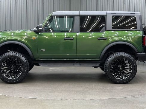 Used 2025 Ford Bronco Badlands image 2