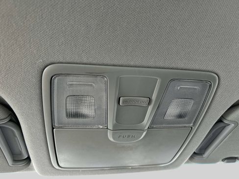 Used 2013 Hyundai Elantra FWD image 29