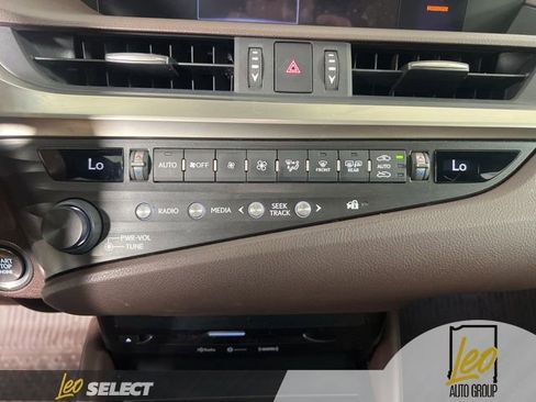Used 2020 Lexus ES 350 w/ Accessory Package 2 FWD image 27