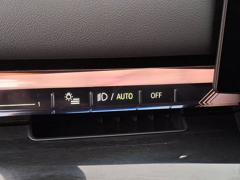 Used 2025 BMW i5 xDrive40 w/ Premium Package image 21