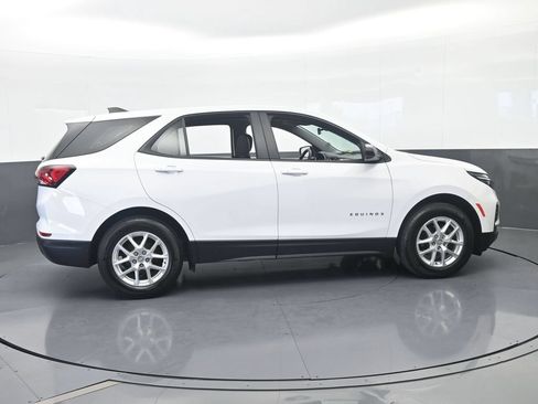 Used 2024 Chevrolet Equinox LS w/ Driver Confidence II Package FWD image 7
