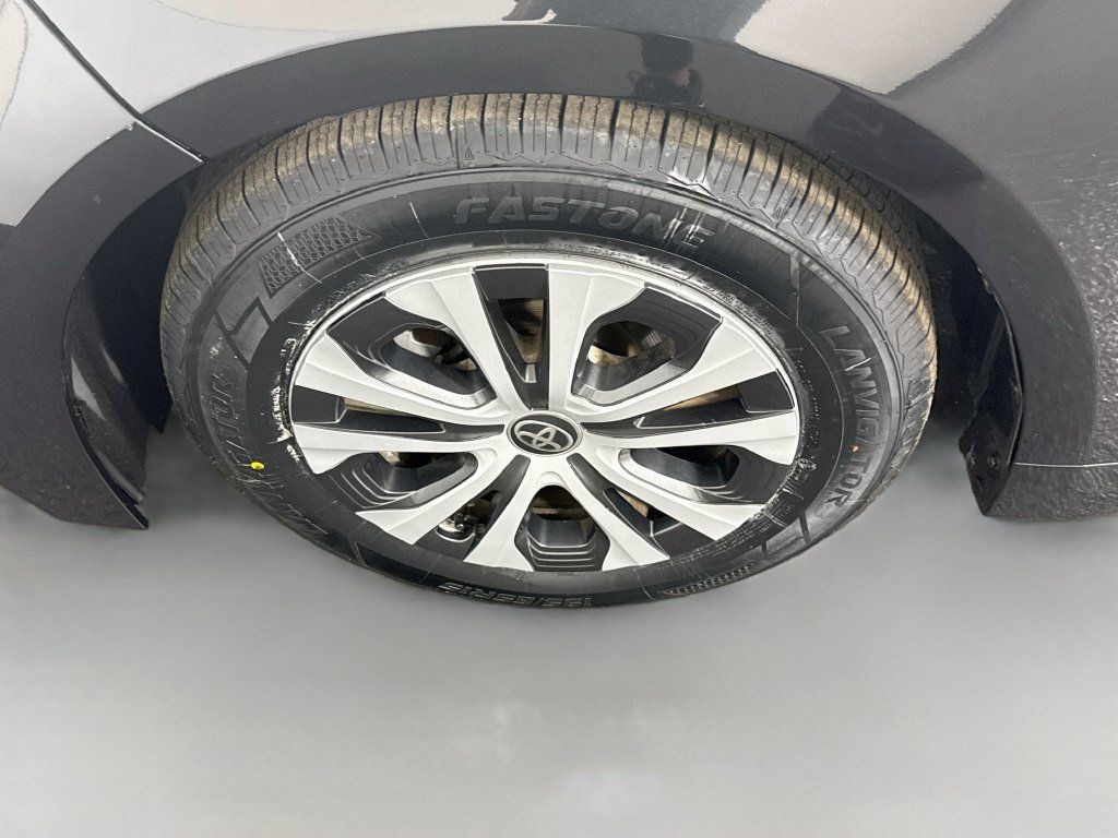Used 2022 Toyota Corolla LE FWD image 37