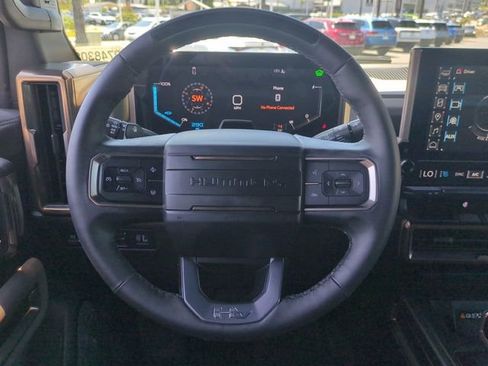 Certified 2025 GMC Hummer EV 3X w/ LPO, Dark Essentials Package AWD/4WD image 11