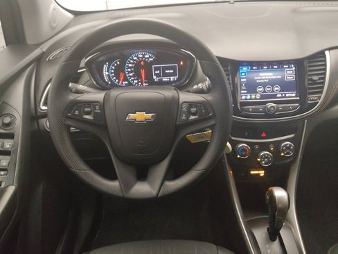 Used 2021 Chevrolet Trax LT AWD/4WD image 22