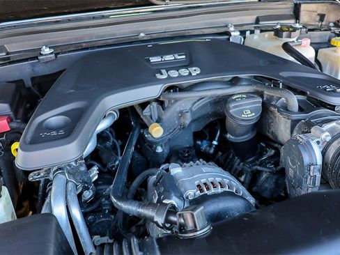 Used 2020 Jeep Gladiator Rubicon image 10