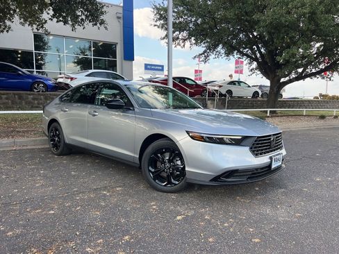 New 2025 Honda Accord SE image 1