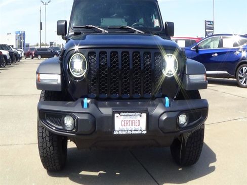 Used 2023 Jeep Wrangler Unlimited Sahara image 3