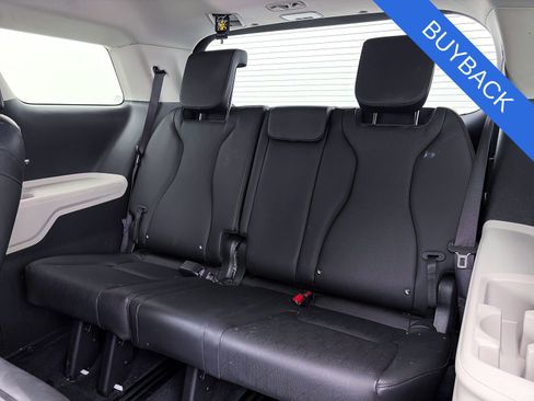 Used 2024 Kia Carnival LX FWD image 34