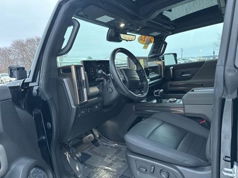 Used 2024 GMC Hummer EV 2X w/ LPO, Illumination Package image 34