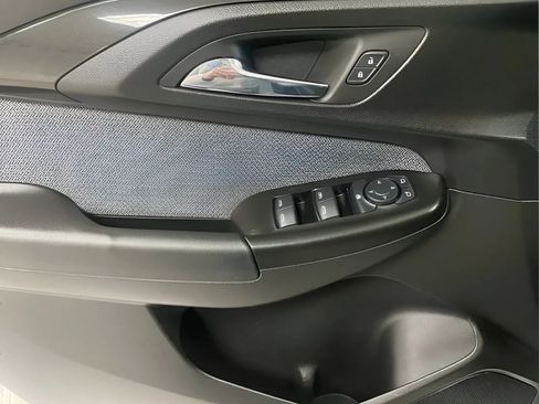 Used 2021 Chevrolet TrailBlazer LS FWD image 9