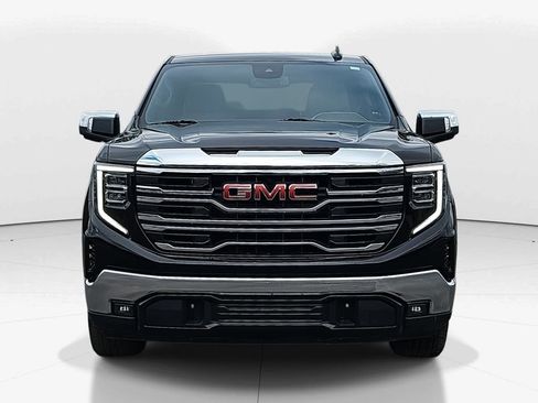 Used 2025 GMC Sierra 1500 SLT image 11