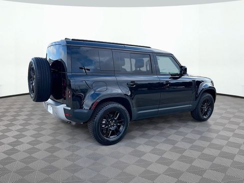 Used 2025 Land Rover Defender 110 S image 6