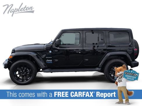Used 2022 Jeep Wrangler Unlimited Sahara w/ Cold Weather Group AWD/4WD image 2