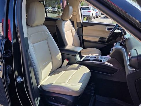 Used 2020 Ford Explorer XLT w/ Equipment Group 202A RWD image 19