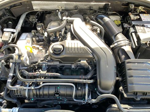 Used 2025 Volkswagen Jetta SE image 31