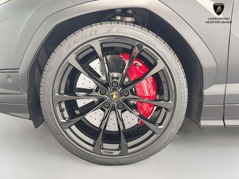 Used 2024 Lamborghini Urus S AWD/4WD image 29