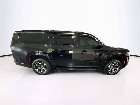 Used 2023 Jeep Wagoneer L Series III w/ Preferred Equipment Group AWD/4WD image 33