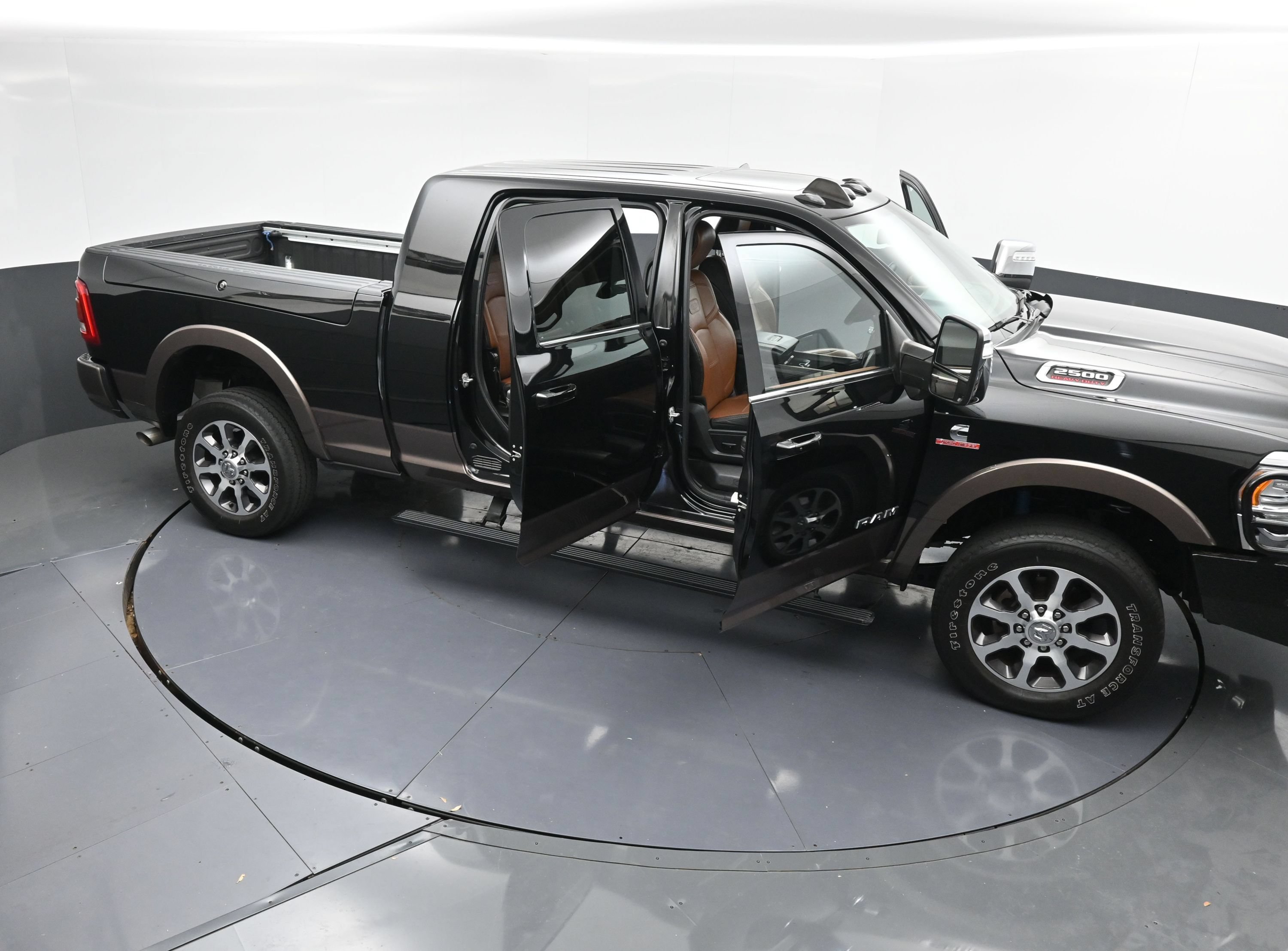 Used 2024 RAM 2500 Limited w/ Towing Technology Group AWD/4WD image 45
