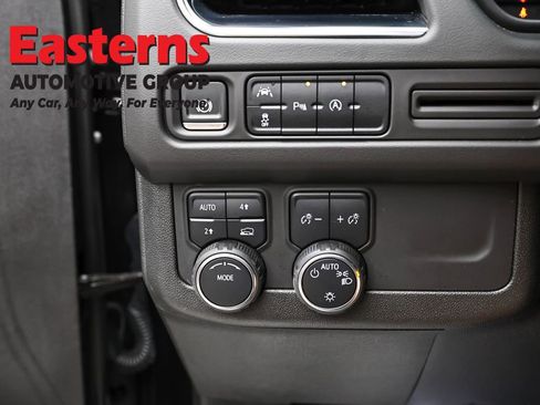 Used 2024 Chevrolet Suburban LT image 22