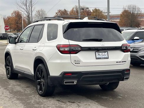 Used 2025 Honda Pilot Black Edition image 7