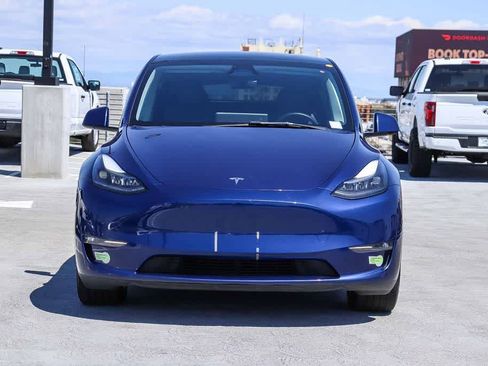 Used 2023 Tesla Model Y Long Range AWD/4WD image 2
